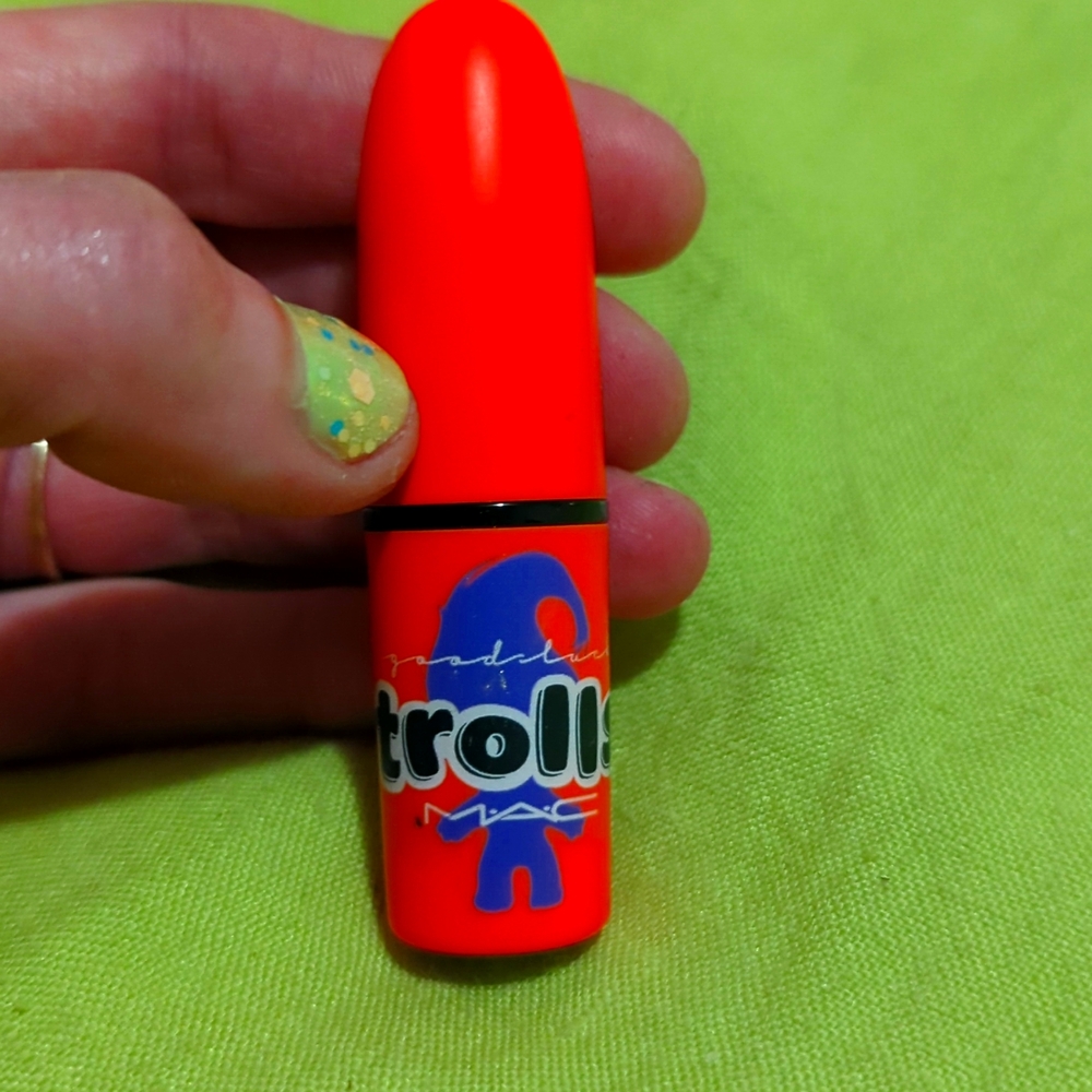 Trolls© Limited Edition MAC Lipstick